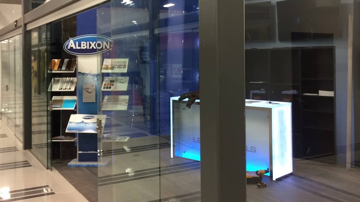 ALBIXON CANADA RETRACTABLE ENCLOSURES, photographed at its own listing