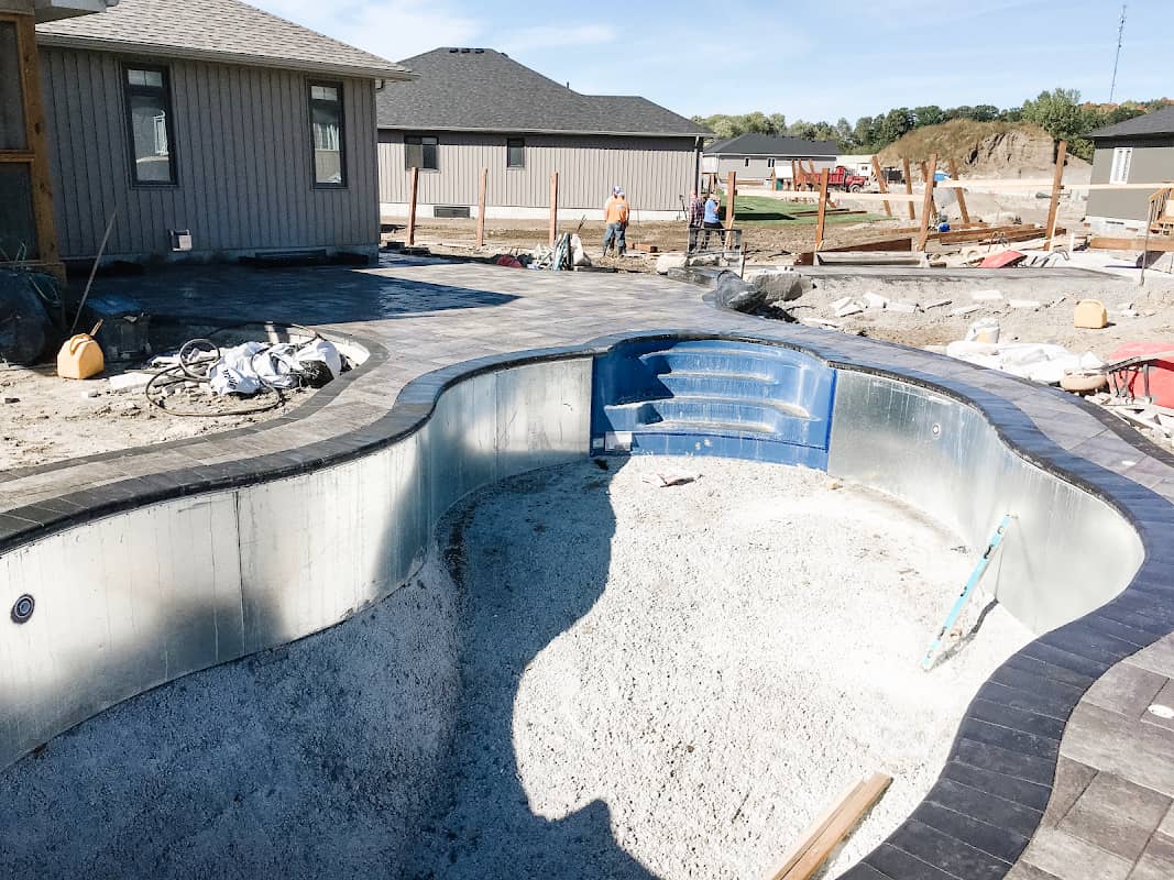 CB Pools and Spas project photo 3
