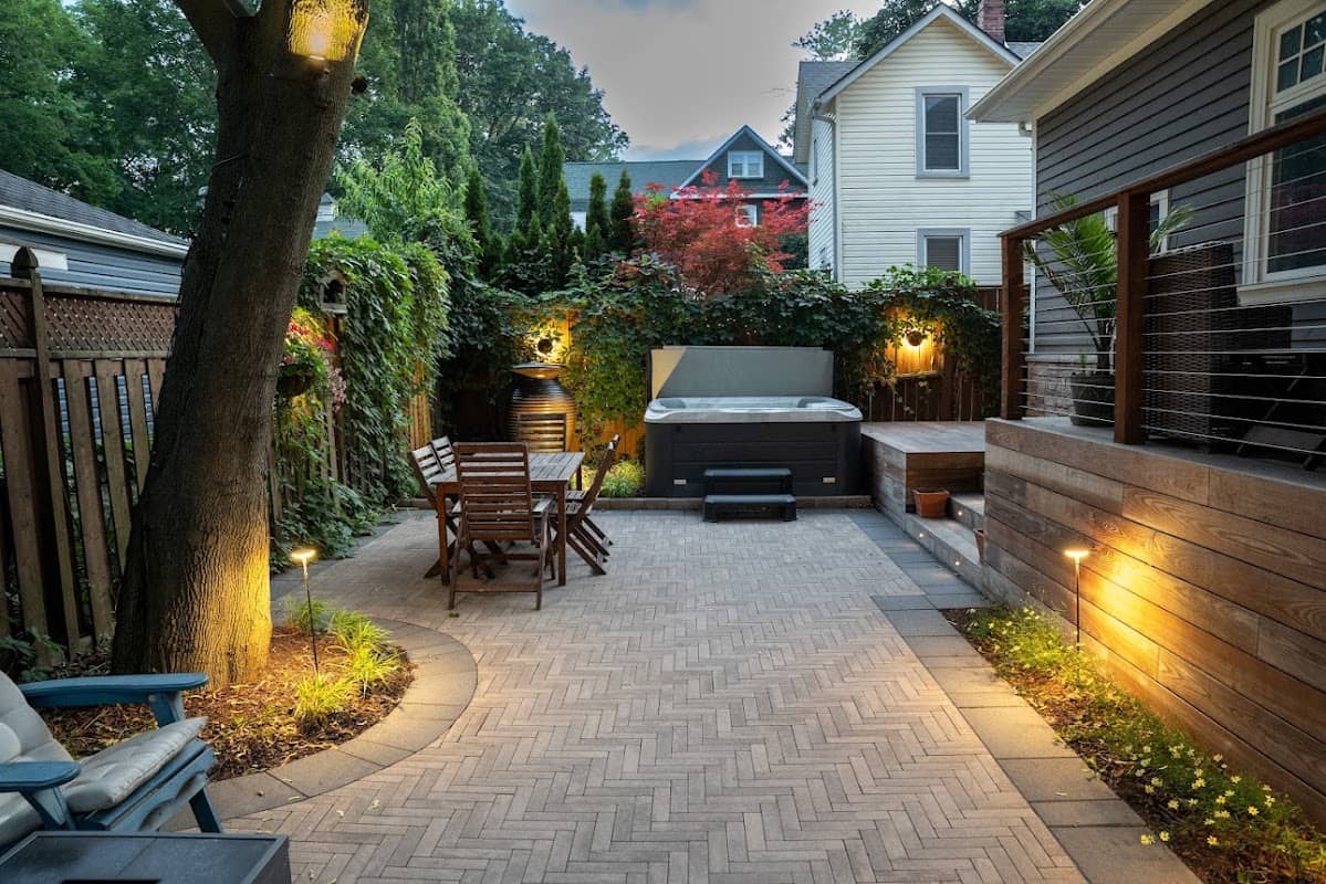 Trillium Pools and Landscapes project photo 3